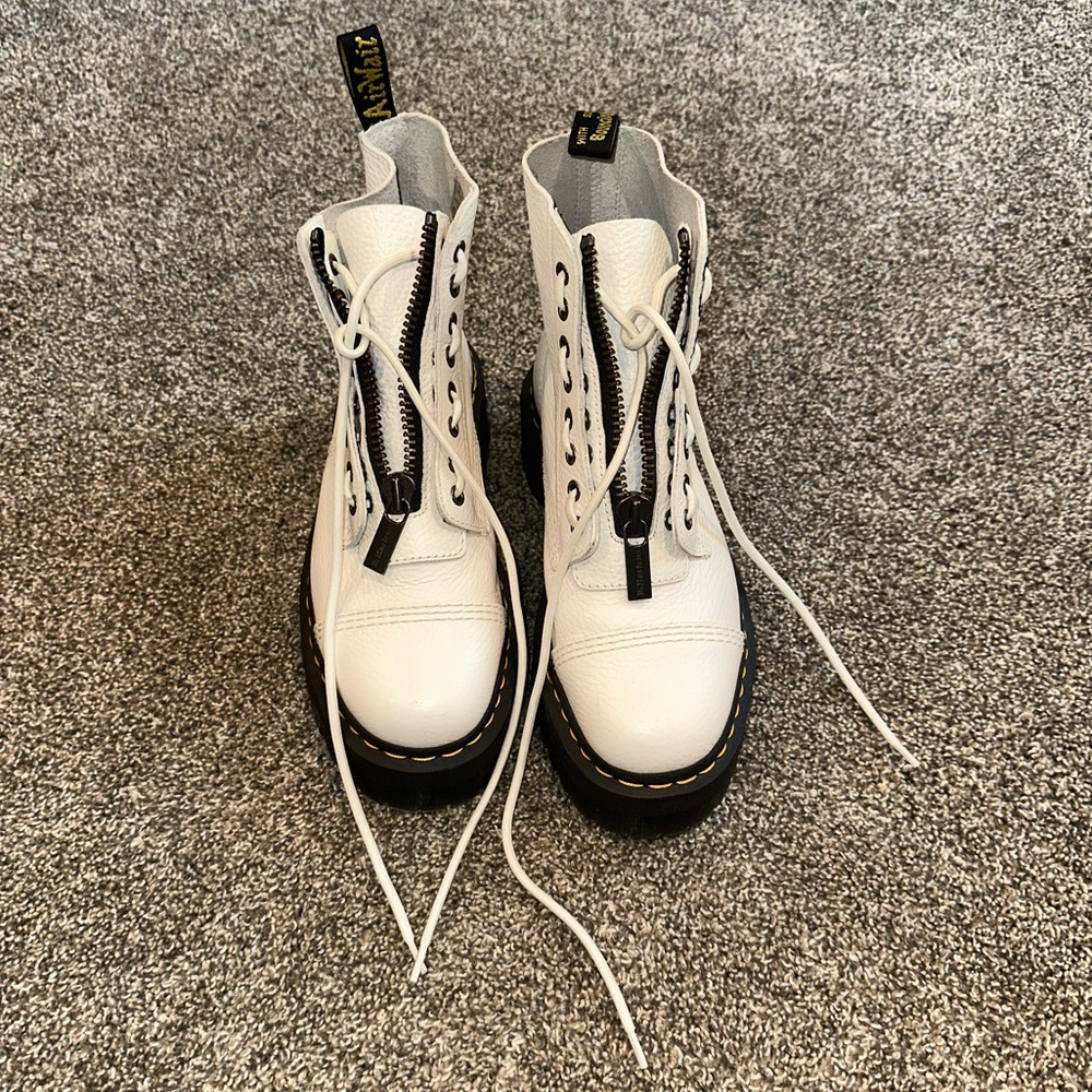 Dr. Marten Sinclair milled nappa leather platform boots - Picture 2 of 8